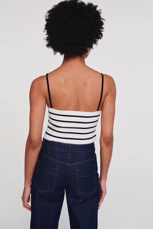 Aligne Aligne Top s naramenicama  crna / bijela