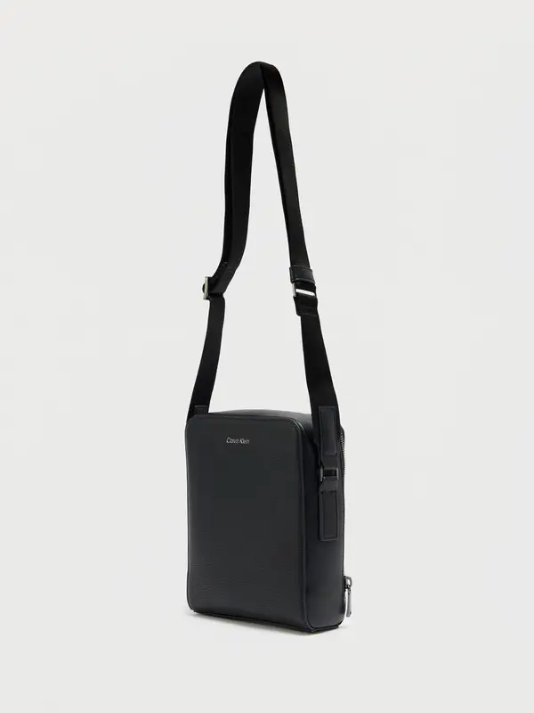 Calvin Klein Calvin Klein Torba preko ramena 'EMBLEM'  crna
