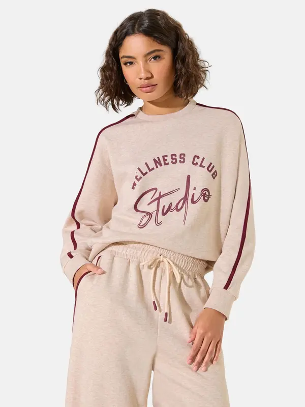 Friends Like These Friends Like These Sweater majica 'Studio'  boja pijeska / tamno crvena