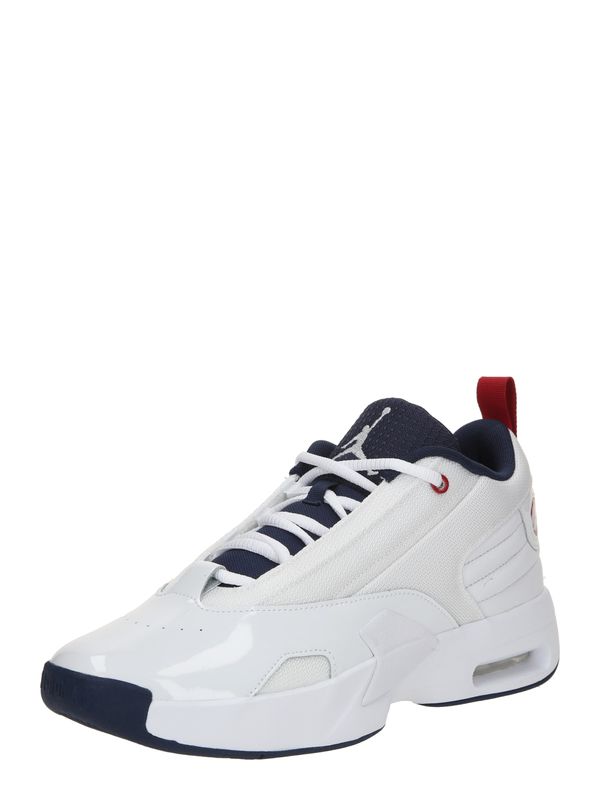 Jordan Jordan Niske tenisice 'Max Aura 6'  bijela