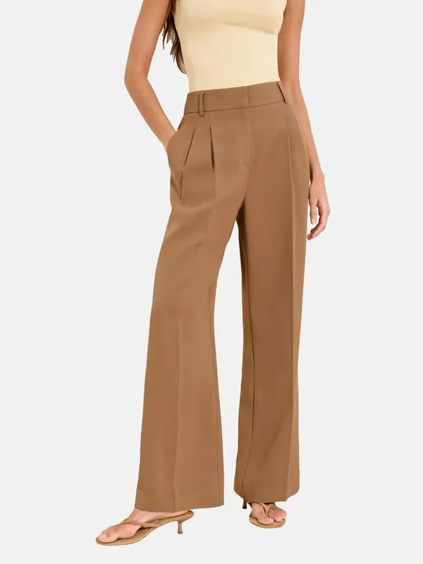 Lipsy Lipsy Hlače s naborima  boja devine dlake (camel)
