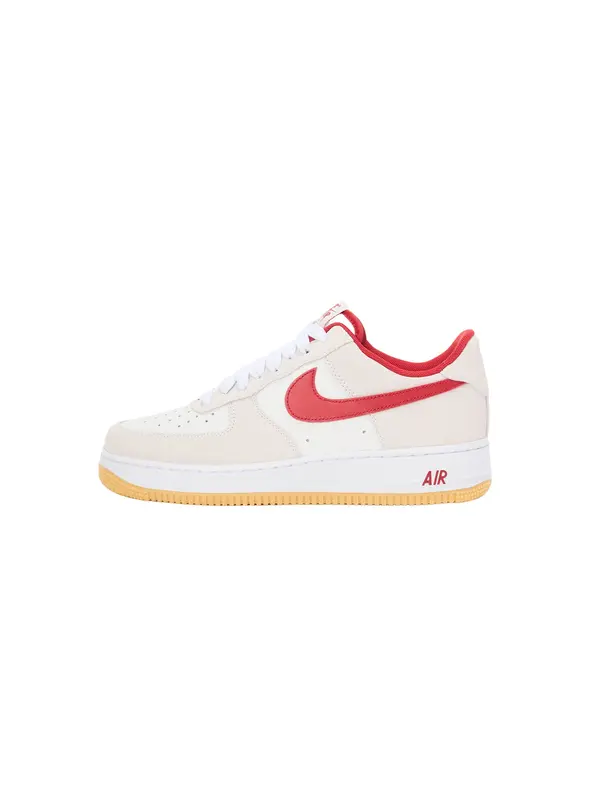 Nike Sportswear Nike Sportswear Niske tenisice 'AIR FORCE 1 '07 LV8'  crvena / bijela / vuneno bijela