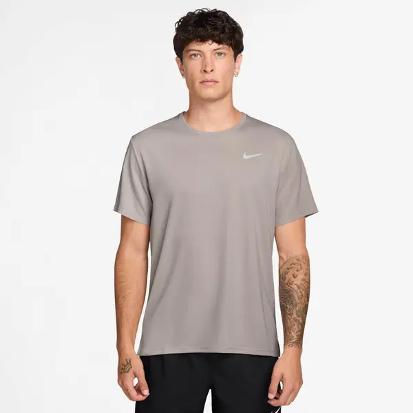 NIKE NIKE Tehnička sportska majica 'MILER'  taupe siva