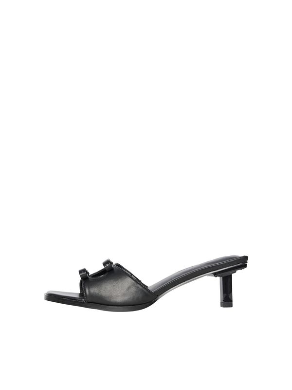 PIECES PIECES Natikače s potpeticom 'MARRY'  crna