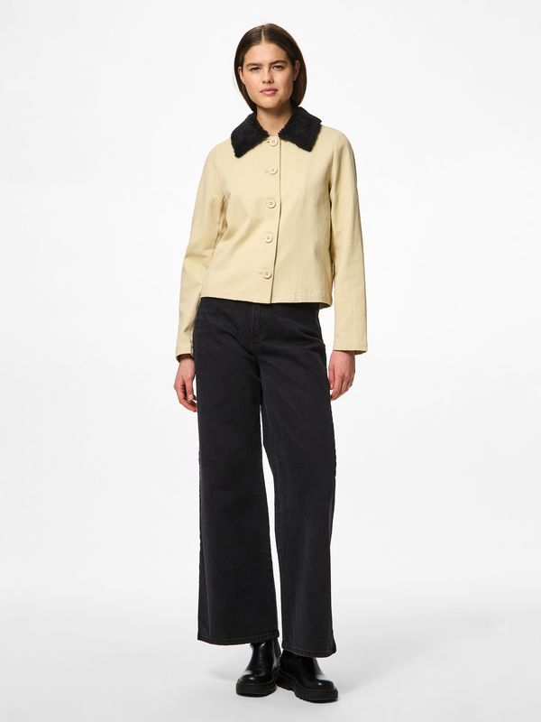 PIECES PIECES Prijelazna jakna 'PCJACKIE'  pijesak / crna