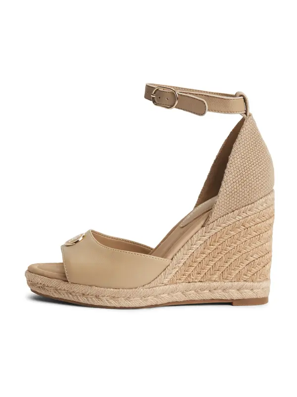 TOMMY HILFIGER TOMMY HILFIGER Sandale s remenčićima 'Logo Plaque Wedge Heel'  bež