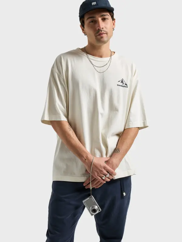 Trendsplant Trendsplant Majica ' HIKERS '  boja slonovače