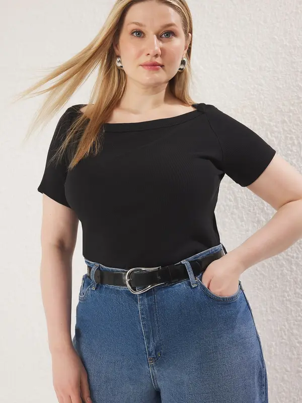 Trendyol Curve Trendyol Curve Majica  crna