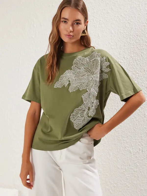 Trendyol Trendyol Majica  maslinasta / bijela