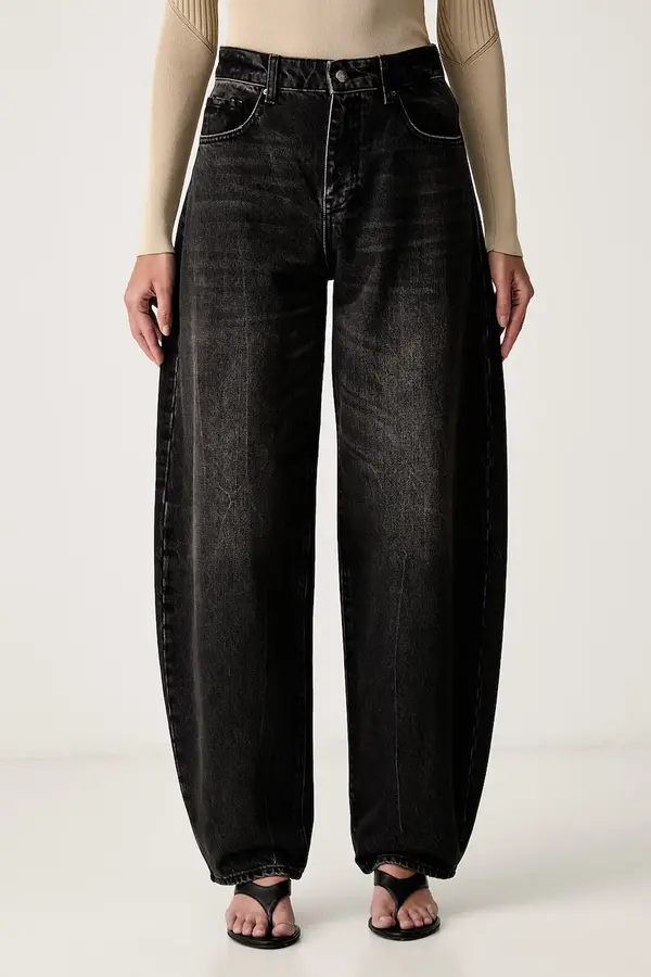 Armani Exchange Armani Exchange barrel traperice za žene