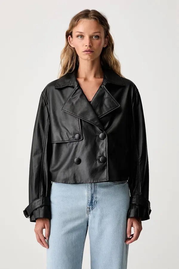 Armani Exchange Armani Exchange kratka jakna za žene od kože