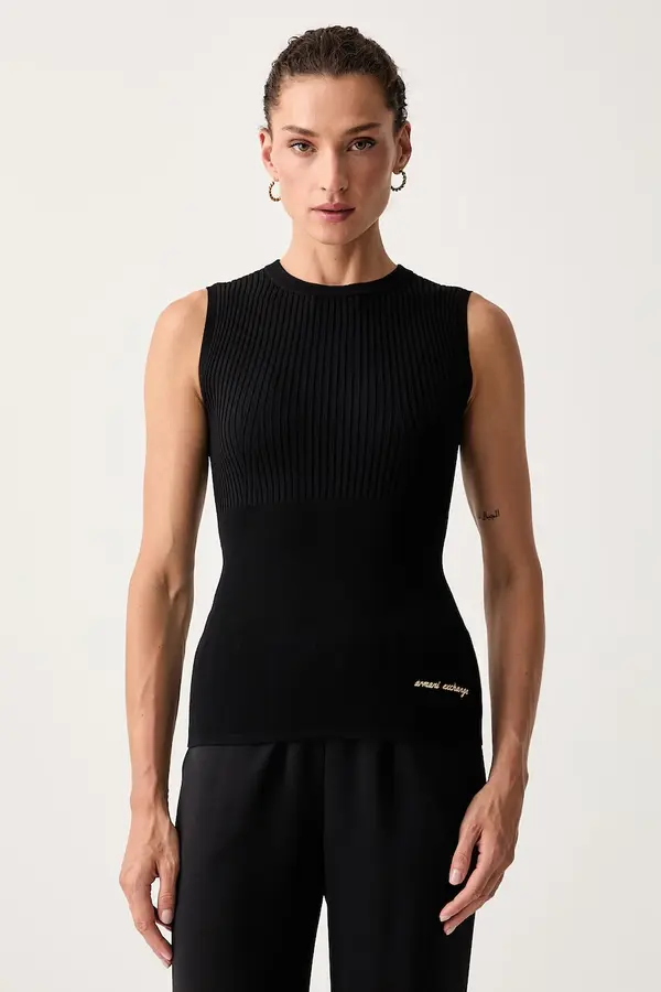 Armani Exchange Armani Exchange top za žene s viskozom