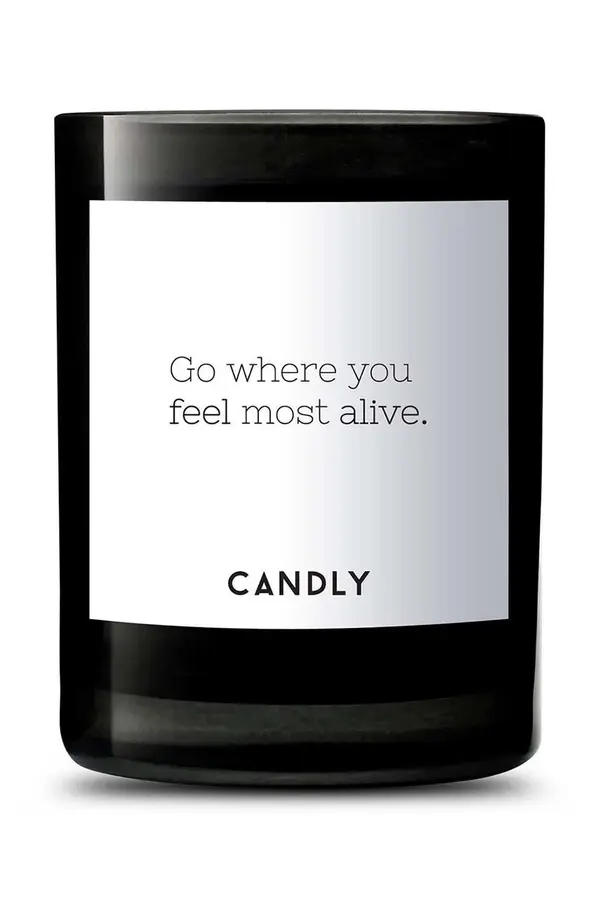 Candly Candly Mirisna svijeća od sojinog voska Go where you feel most alive. 250 g