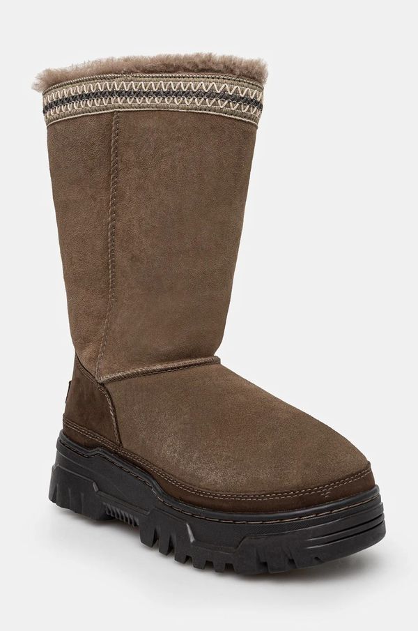 Ugg Čizme za snijeg UGG Classic Tall Trailgazer boja: smeđa, 1158323-HCK