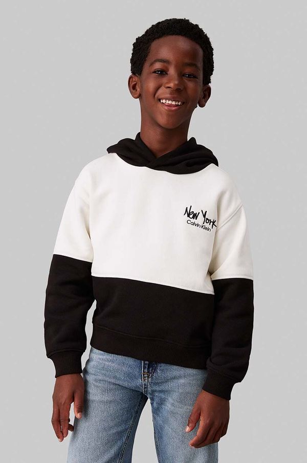 Calvin Klein Jeans Dječja dukserica Calvin Klein Jeans boja: crna, s kapuljačom, s tiskom, IB0IB02329