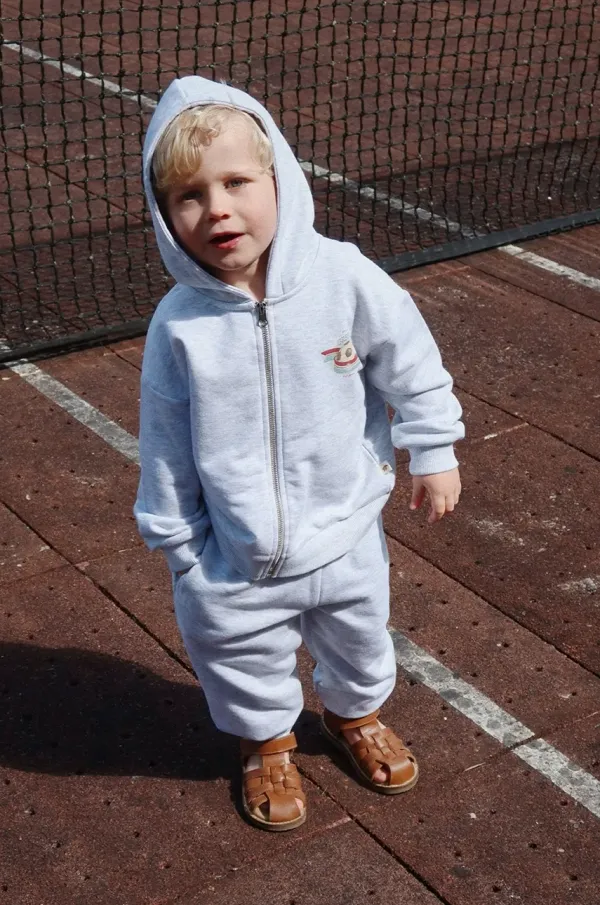 Konges Sløjd Dječja dukserica Konges Sløjd LOU HOODIE OCS boja: siva, s kapuljačom, s tiskom, KS103005