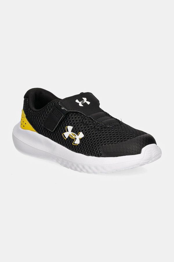 Under Armour Dječje tenisice Under Armour BINF Surge 4 AC boja: crna, 3027105