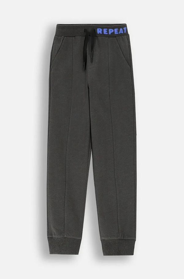 Coccodrillo Dječji donji dio trenirke Coccodrillo boja: siva, bez uzorka, FOREST FRIENDS JUNIOR