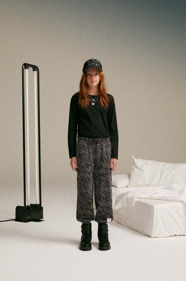 Sisley Dječji pamučni donji dio trenirke Sisley boja: crna, s uzorkom