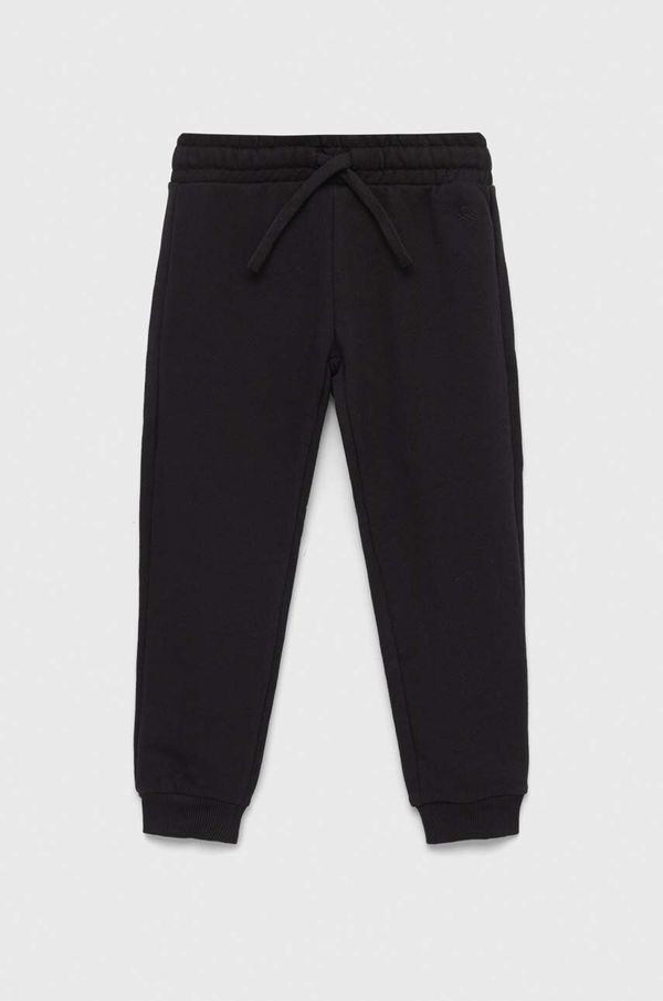 United Colors of Benetton Dječji pamučni donji dio trenirke United Colors of Benetton boja: crna, glatki materijal