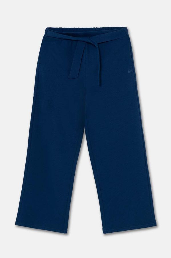 United Colors of Benetton Dječji pamučni donji dio trenirke United Colors of Benetton boja: tamno plava, bez uzorka, 3J68CF05F