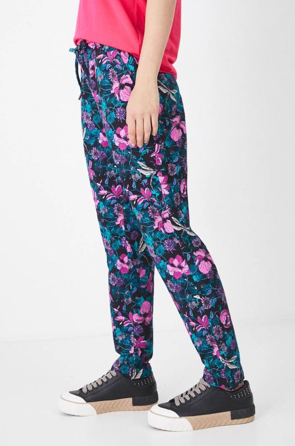 Medicine Donji dio trenirke Medicine za žene, boja: crna, s uzorkom