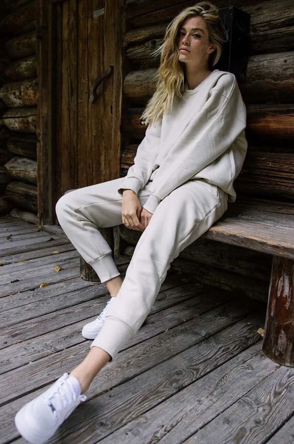 Muuv. Donji dio trenirke MUUV. Soft Touch za žene, boja: bež, glatki materijal