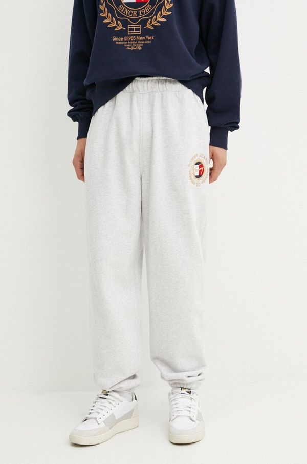 Tommy Jeans Donji dio trenirke Tommy Jeans boja: siva, s aplikacijom, DM0DM19480