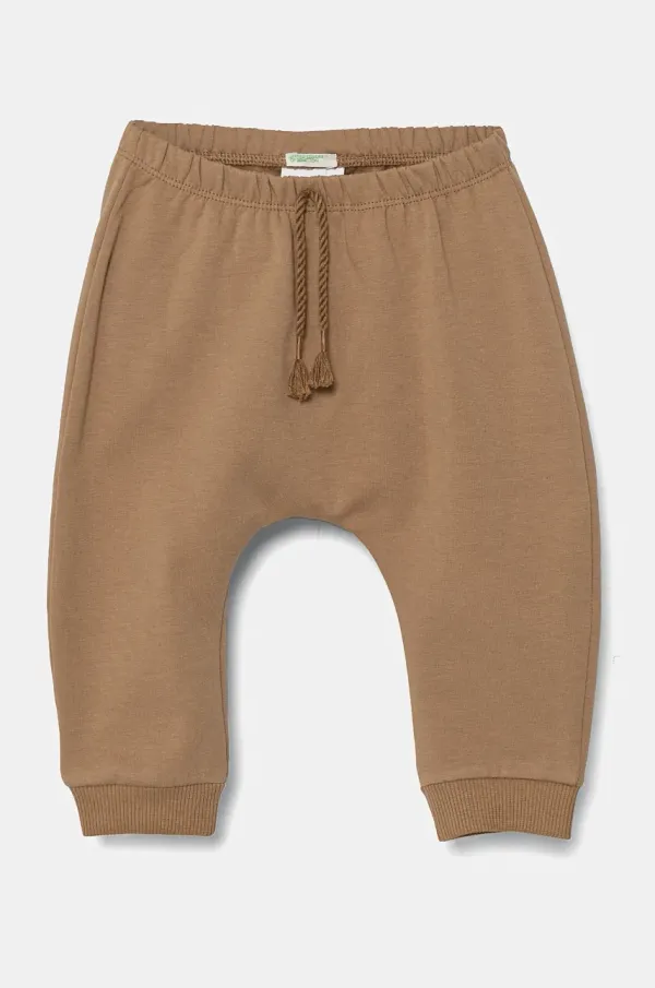 United Colors of Benetton Donji dio trenirke za bebe United Colors of Benetton boja: smeđa, s tiskom, 35Q2AF023