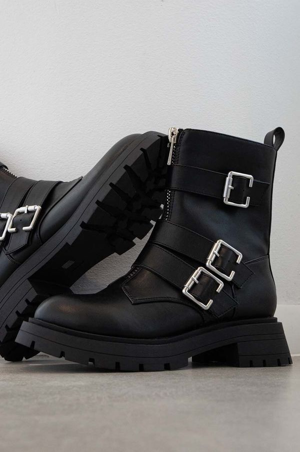 Medicine Gležnjače Medicine boja: crna, s platformom, sa srednje toplom podstavom