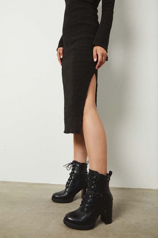 Medicine Gležnjače Medicine za žene, boja: crna, s debelom potpeticom