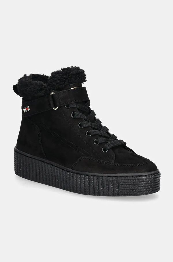 Tommy Hilfiger Gležnječe od brušene kože Tommy Hilfiger FAUX FUR NUBUCK LOW LACE-UP boja: crna, ravni potplat, s toplom podstavom, FW0FW08172