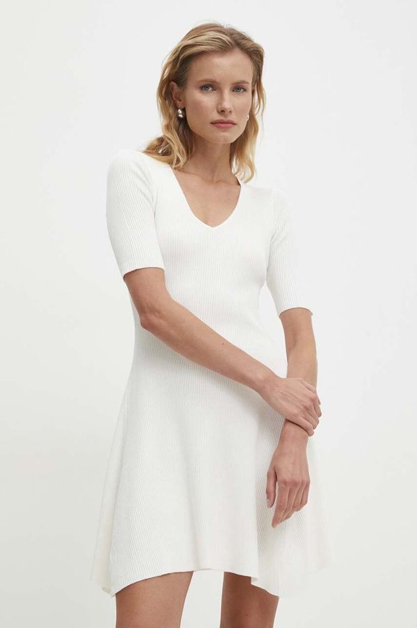 Answear Lab Haljina Answear Lab boja: bijela, mini, širi se prema dolje