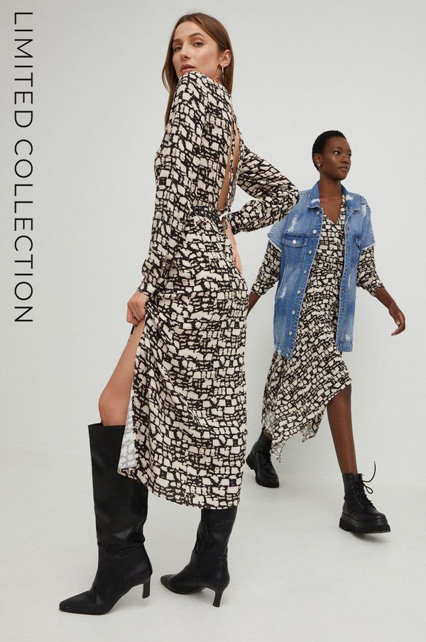 Answear Lab Haljina Answear Lab boja: crna, maxi, širi se prema dolje