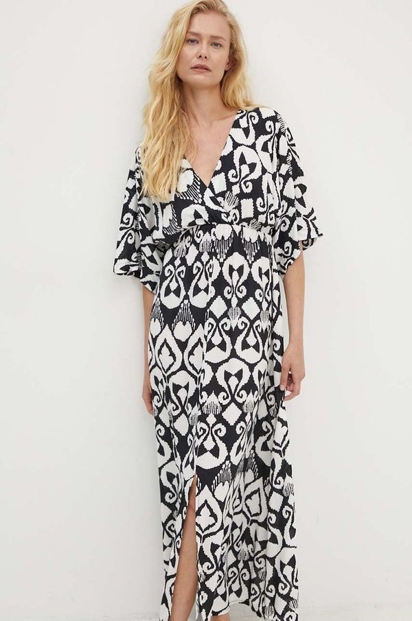 Answear Lab Haljina Answear Lab boja: crna, maxi, širi se prema dolje