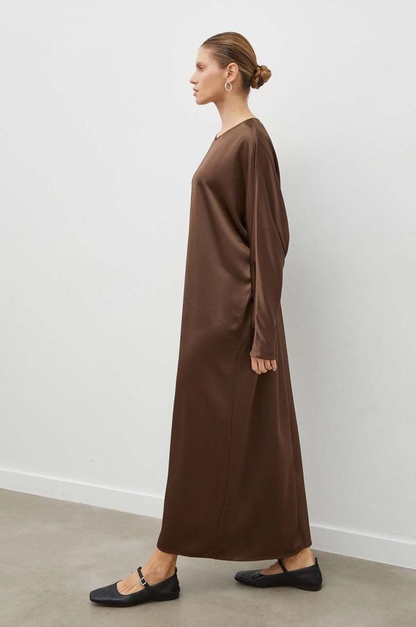 By Malene Birger Haljina By Malene Birger boja: smeđa, maxi, oversize