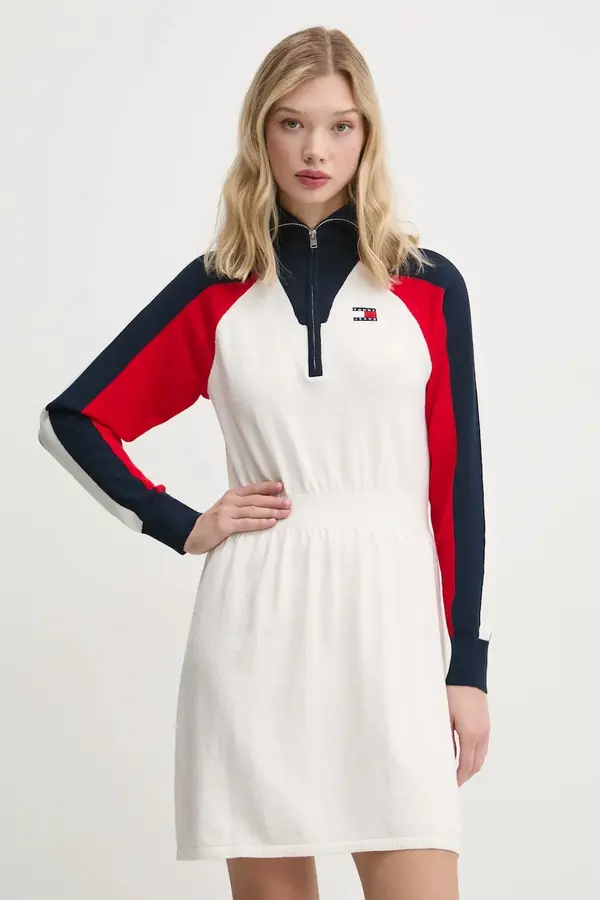 Tommy Hilfiger Haljina s primjesom vune Tommy Jeans boja: bež, mini, širi se prema dolje, DW0DW19467