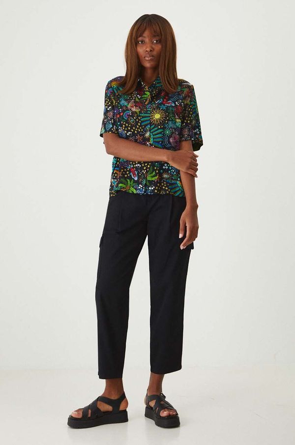 Medicine Hlače Medicine za žene, boja: crna, cargo kroj, srednje visoki struk