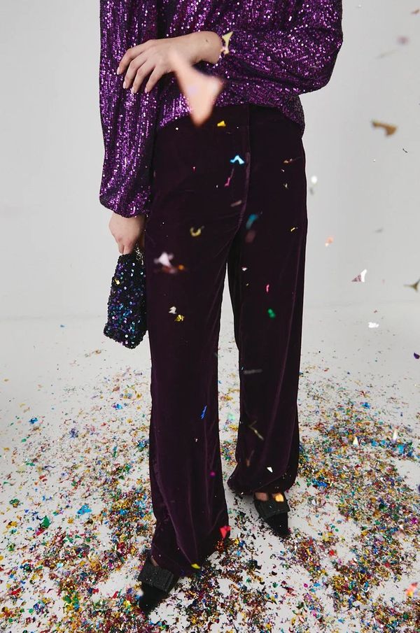 Medicine Hlače Medicine za žene, boja: ljubičasta, široke, srednje visoki struk