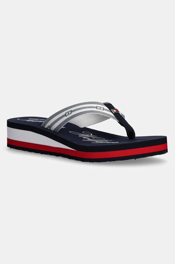 Tommy Hilfiger Japanke Tommy Hilfiger IM TH SIGNATURE BEACH SANDAL za žene, boja: tamno plava, klin peta, FW0FW08369