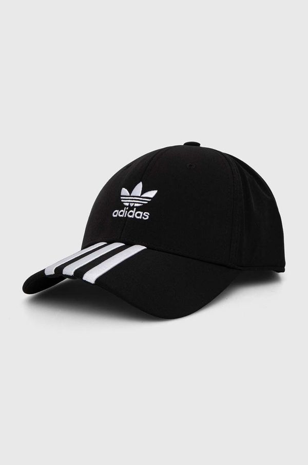 adidas Originals Kapa sa šiltom adidas Originals boja: crna, s aplikacijom