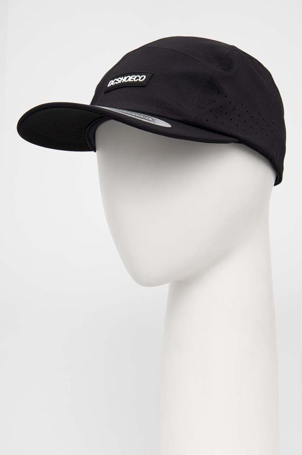 DC Kapa sa šiltom DC boja: crna, s aplikacijom