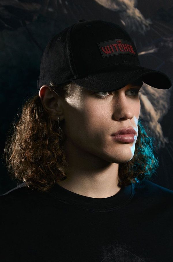 Medicine Kapa sa šiltom Medicine boja: crna, s aplikacijom