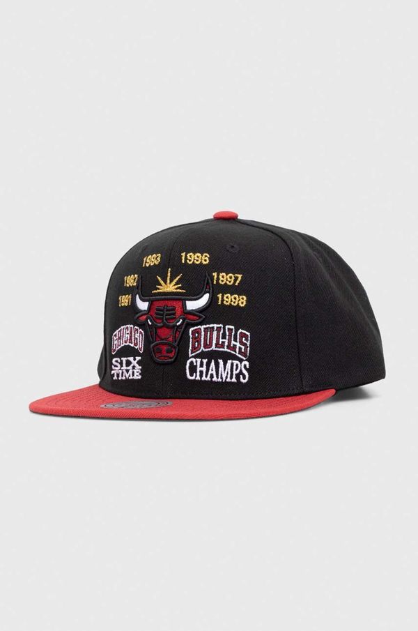 Mitchell&Ness Kapa sa šiltom Mitchell&Ness x Chicago Bulls boja: crna, s aplikacijom