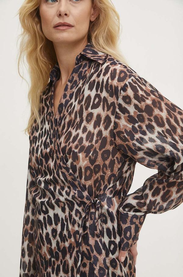 Answear Lab Košulja Answear Lab za žene, boja: smeđa, relaxed, s klasičnim ovratnikom