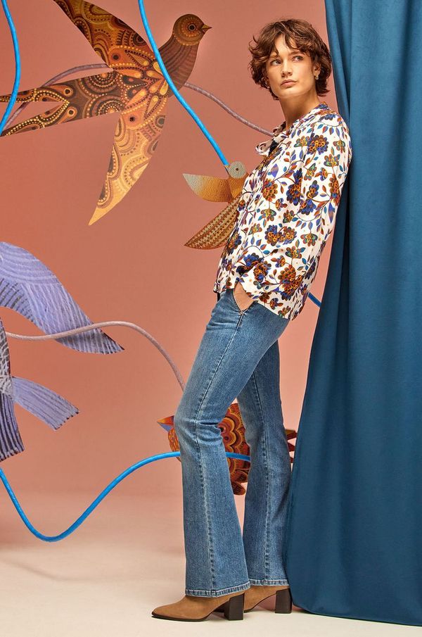 Medicine Košulja Medicine za žene, boja: bijela, regular, s klasičnim ovratnikom