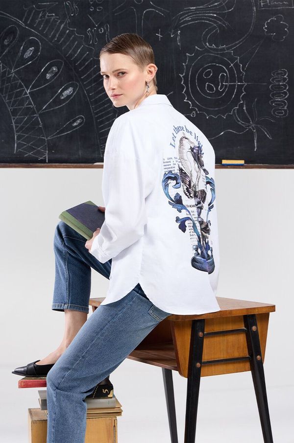 Medicine Košulja Medicine za žene, boja: bijela, relaxed, s klasičnim ovratnikom