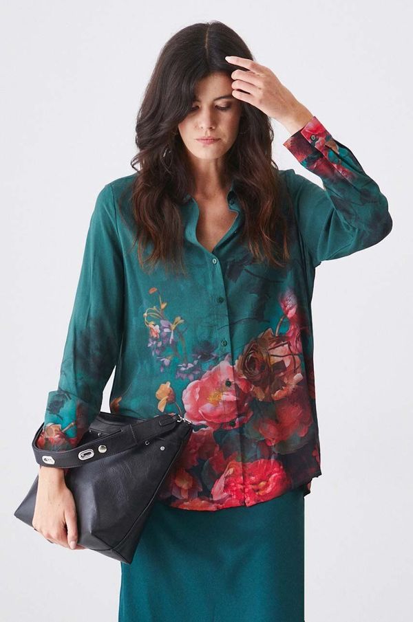 Medicine Košulja Medicine za žene, boja: zelena, regular, s klasičnim ovratnikom