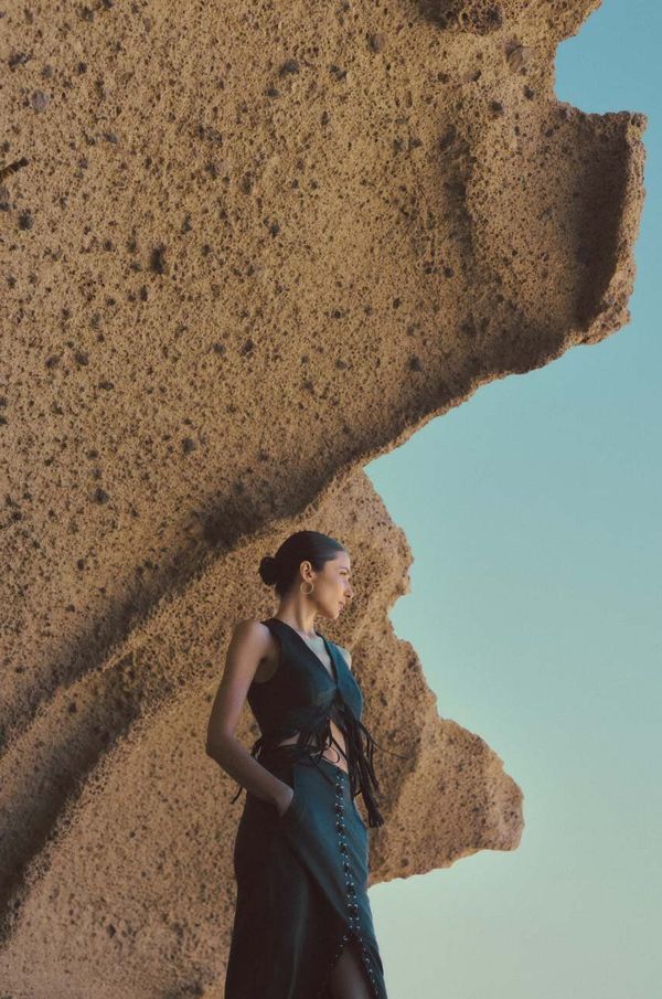 Answear Lab Kožni prsluk Answear Lab boja: crna, jednoredno zakopčavanje