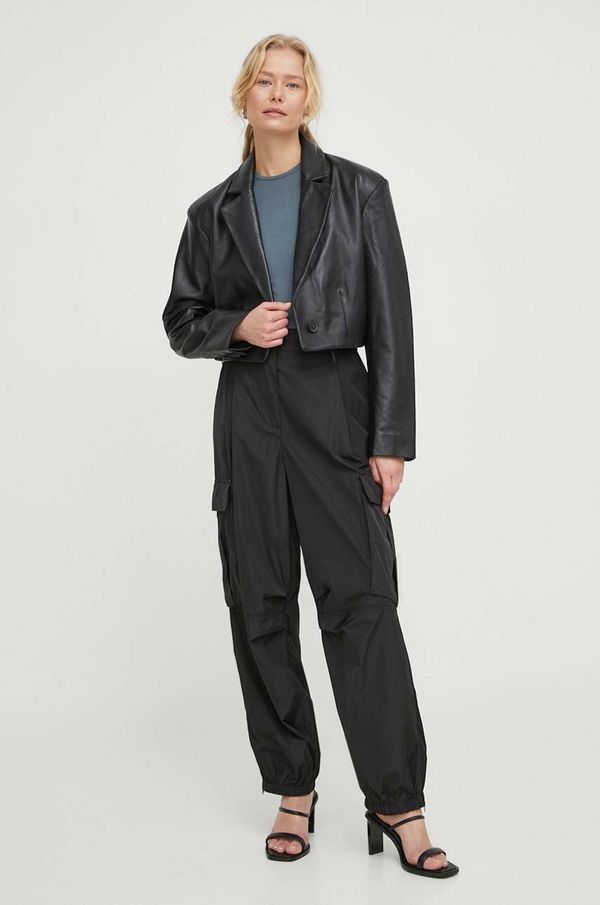 Won Hundred Kožni sako Won Hundred boja: crna, jednoredno zakopčavanje, bez uzorka